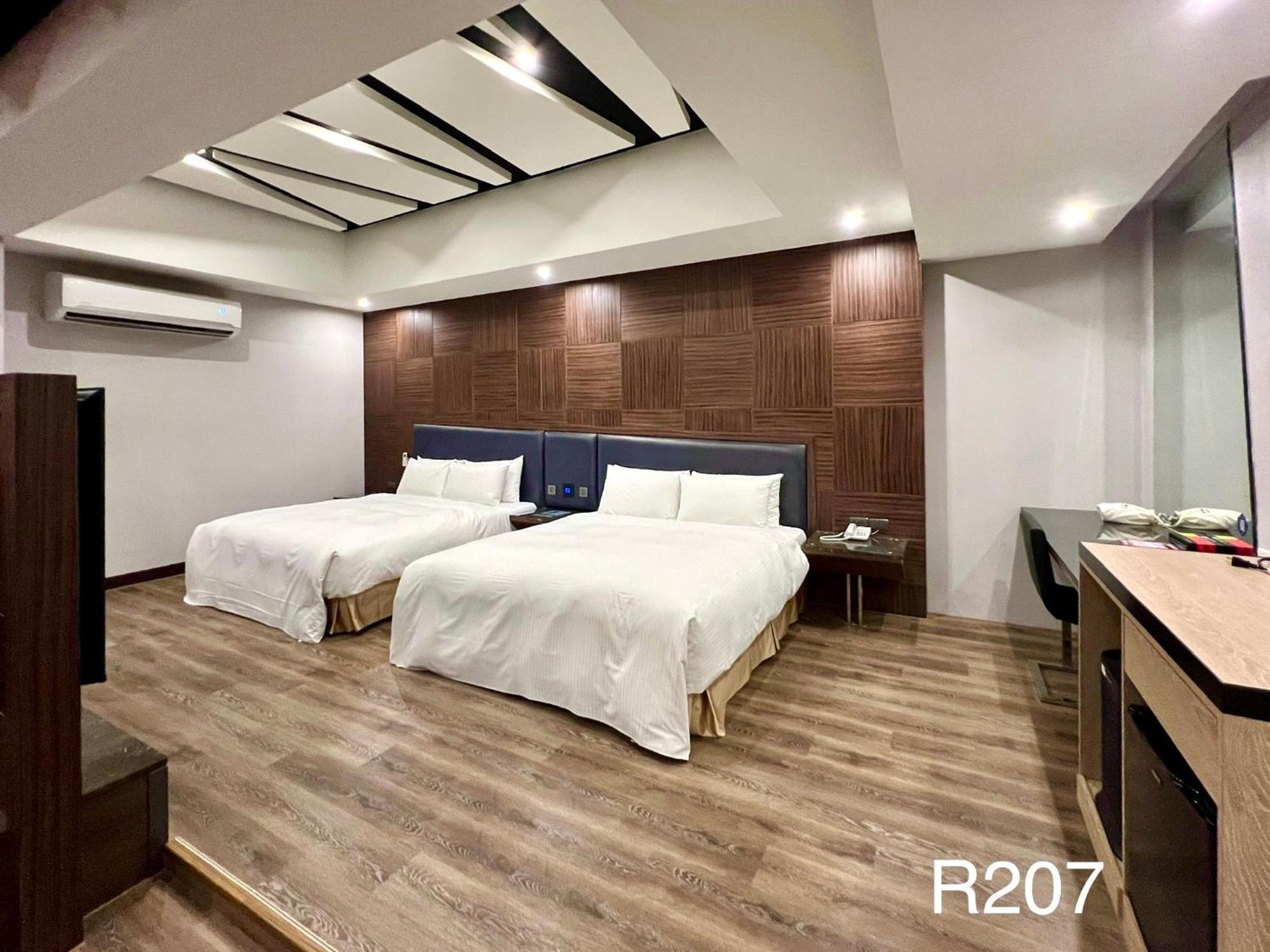Cigar Motel Tainan Bagian luar foto