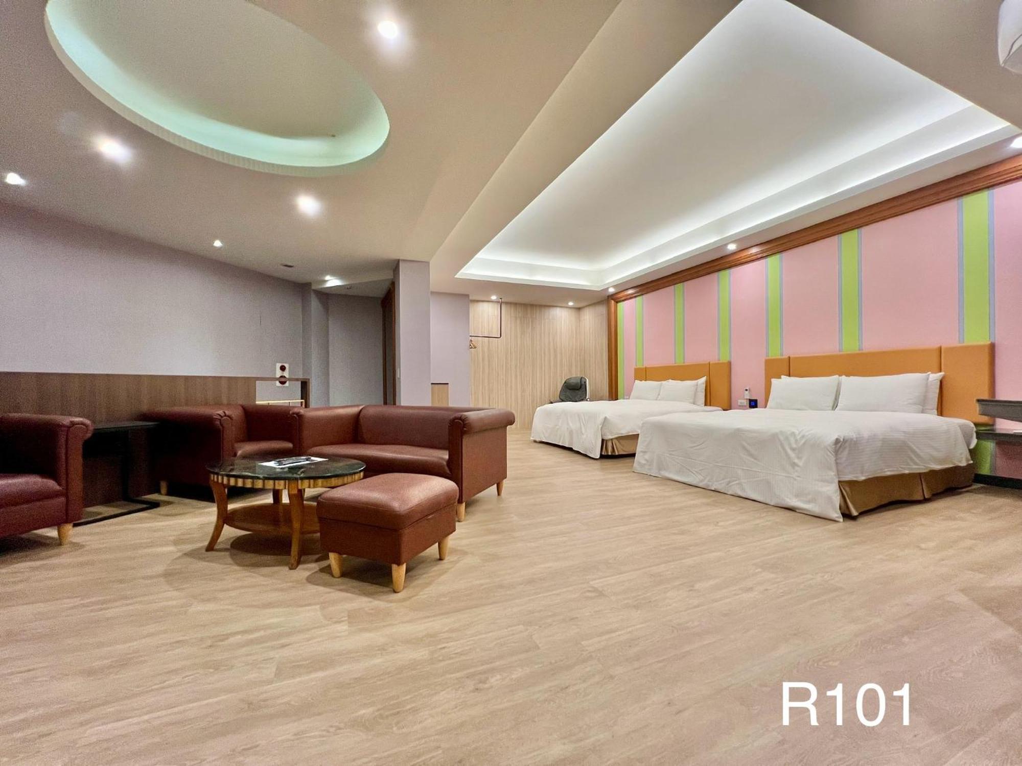 Cigar Motel Tainan Bagian luar foto